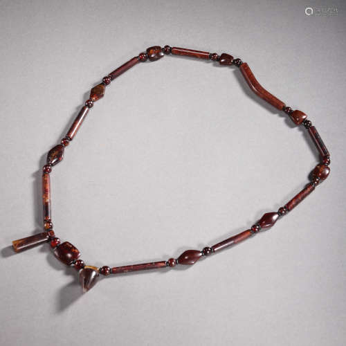 LIAO DYNASTY, CHINESE AGATE NECKLACE