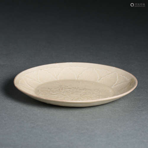 DING WARE FLOWER PATTERN PLATE, NORTHERN SONG DYNASTY, CHINA