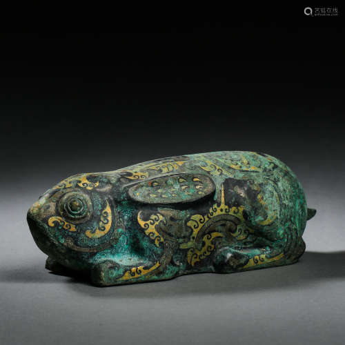 HAN DYNASTY, CHINESE BRONZE RABBIT INLAID WITH GOLD