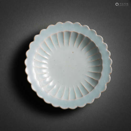 SOUTHERN SONG DYNASTY, CHINESE HUTIAN WARE CELADON FLOWER MO...
