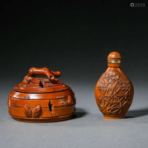 A BAMBOO CARVING SNUFF BOTTLE AND BOX, QING DYNASTY OF CHINA