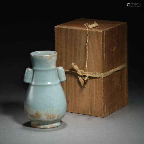 SONG DYNASTY, CHINESE GUAN WARE CELADON-GLAZED VASE