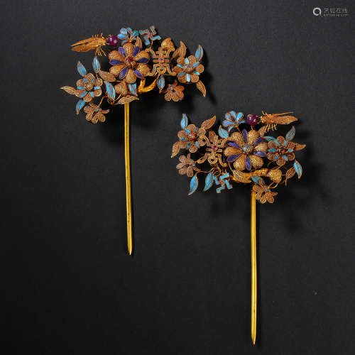A PAIR OF PURE GOLD HAIRPINS, THE QING DYNASTY, CHINA