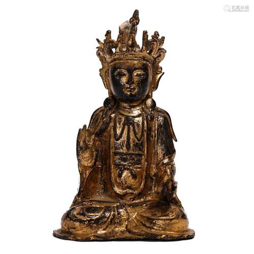 A GILT-BRONZE FIGURE OF SEATED GUANYIN