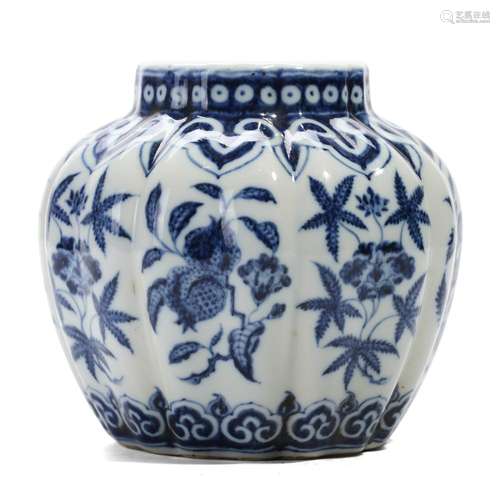 A BLUE AND WHITE FLORAL JAR