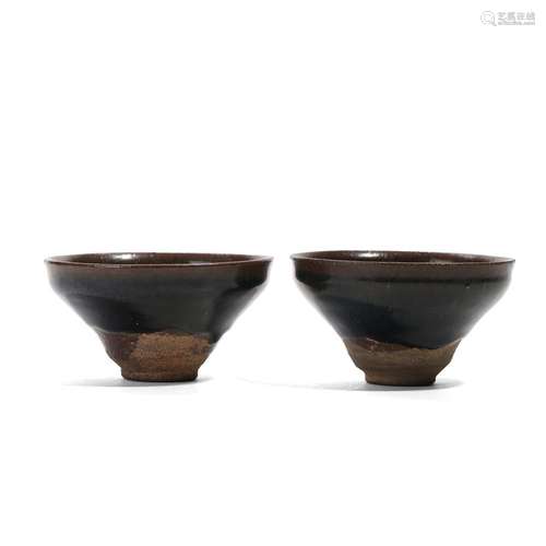 A PAIR OF 'JIAN' BOWLS