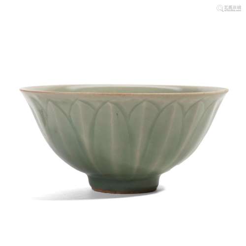 A LONGQUAN CELADON FLORAL BOWL