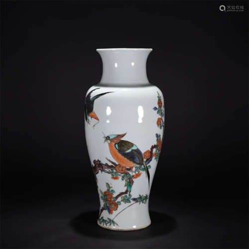 A Gilt Wucai Flowers And Birds Vase