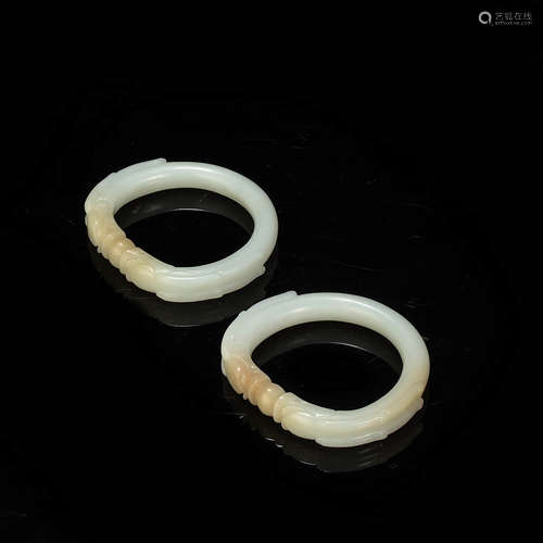 A Pair Of Jade Horse-Hoof Bangles