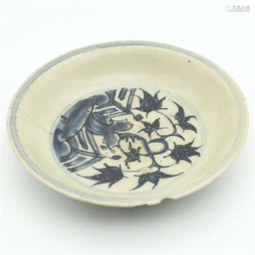 A Blue And White Interlocking Lotus Dish