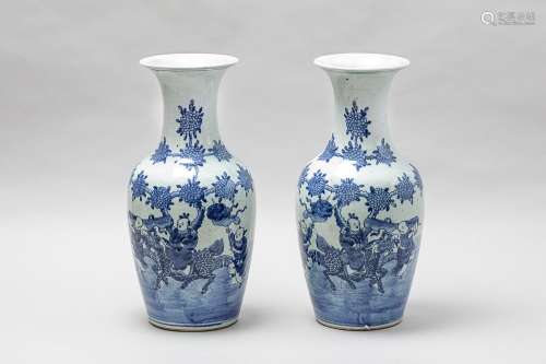 Pair of Chinese Kangxi (1654-1722) porcelain vases