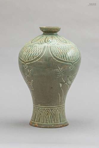 Early Chinese vase