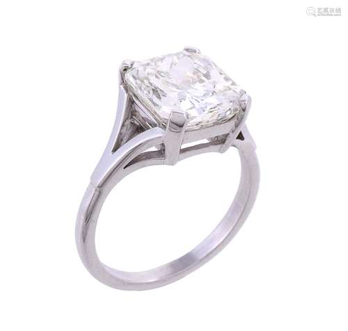 A single stone diamond ring