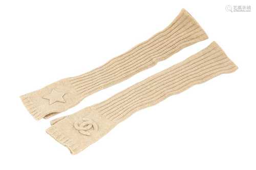 Chanel Beige Cashmere Fingerless Elbow Gloves - Size S/M