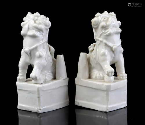 2 Blanc de Chine porcelain temple lions