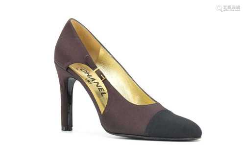 Chanel Brown Two Tone Cut Out Heeled Pumps - Sze 39