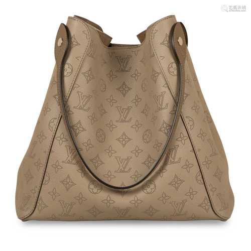 Louis Vuitton Beige Monogram Hina MM