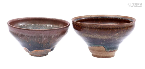 2 earthenware bowls