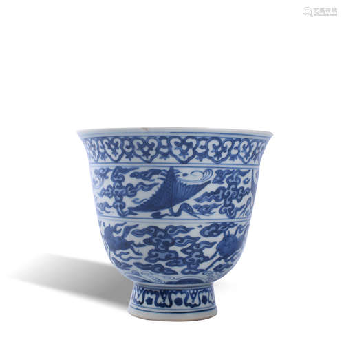 Jiajing blue and white cup of Ming Dynasty