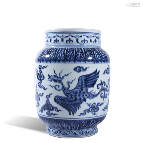 Blue and white phoenix shaped jar in Ming Dynasty