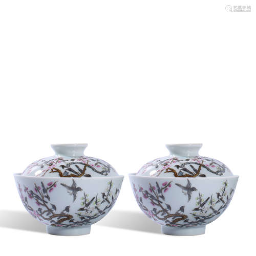 A pair of flower and bird covered bowls in Qianlong of Qing ...