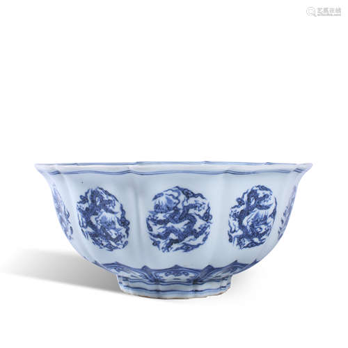 Xuande blue and white dragon bowl in Ming Dynasty