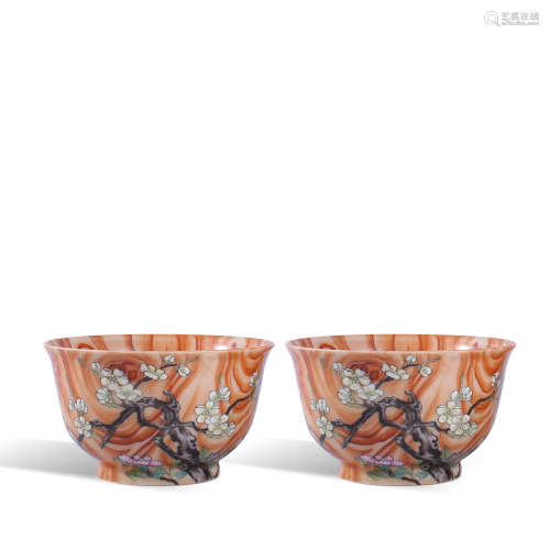 A pair of imitation wood grain cups in Qianlong of Qing Dyna...