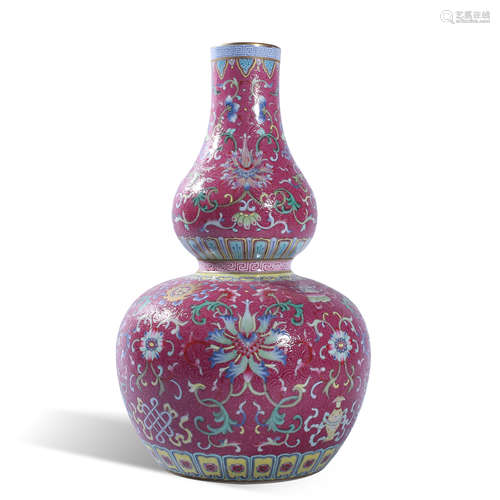 Qing Dynasty Qianlong pastel lotus gourd vase