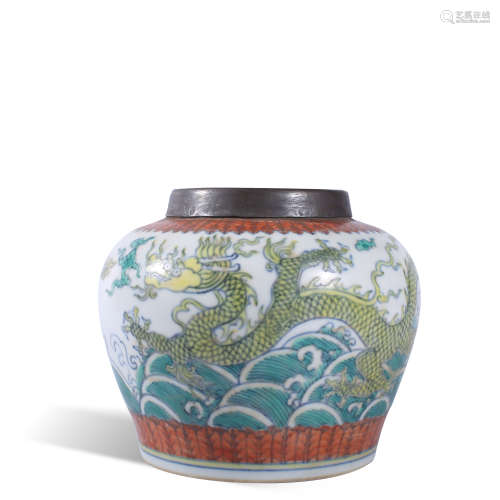 Chenghua doucai can in Ming Dynasty