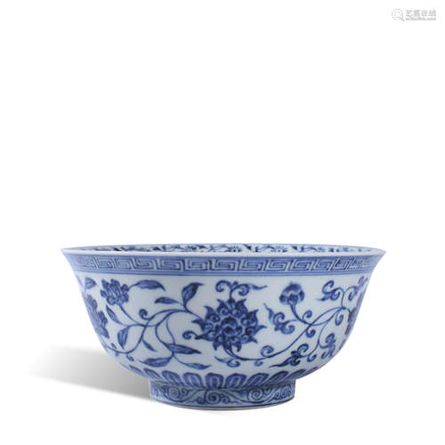 Xuande blue and white lotus bowl in Ming Dynasty