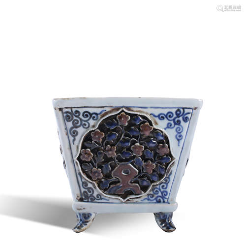 Blue and white underglaze red pots of Yuan Dynasty