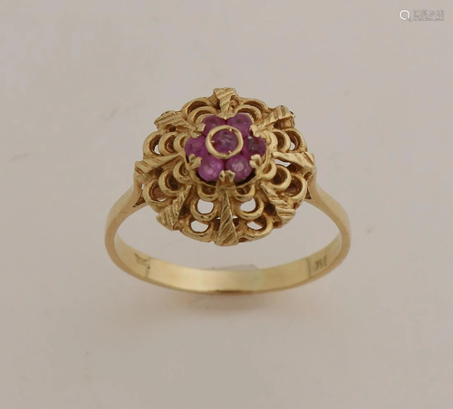 Yellow gold ring, 750/000, with ruby. Ring with an