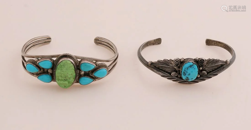 Two silver clamp bracelets, 925/000, with turquoise.