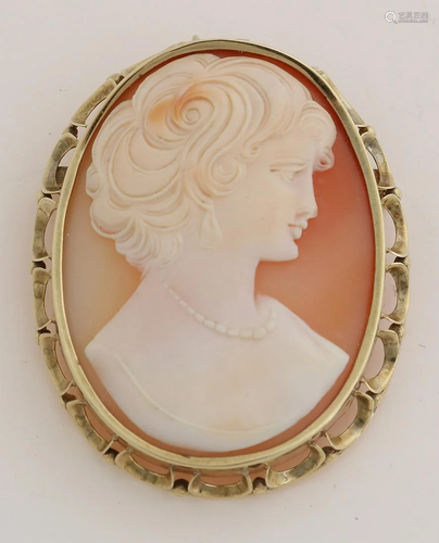 Yellow gold pendant/brooch, 585/000, with cameo. Oval