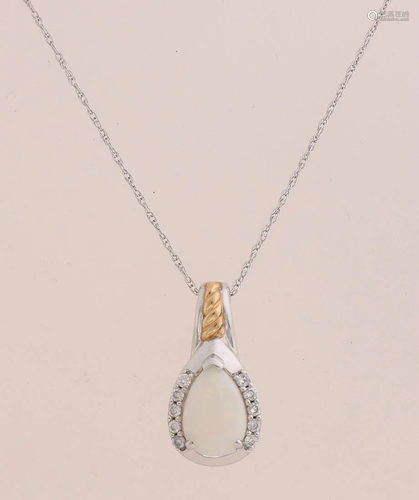 White gold pendant, 585/000, with opal and diamond.