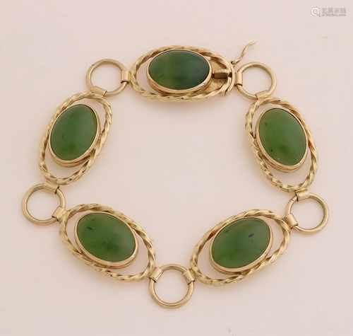 Yellow gold bracelet, 585/000, with nephrite. Bracelet