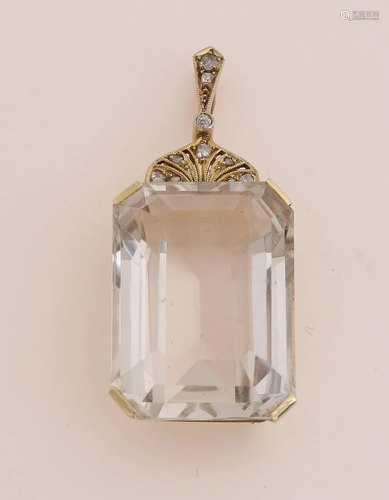 Yellow gold pendant, 585/000, with rock crystal and