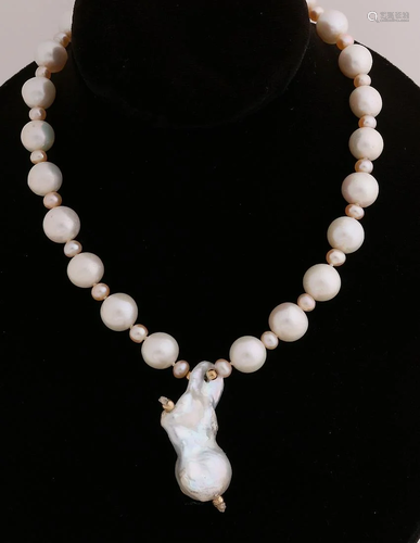 Necklace of freshwater pearls, white freshwater pearls,