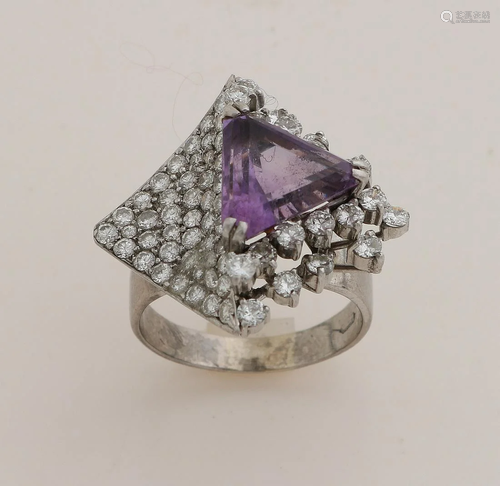 White gold ring, 585/000, with amethyst and diamond.