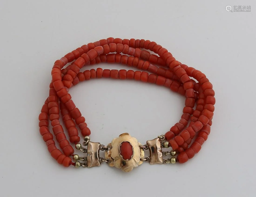 Bracelet of 4 rows of red coral, Ã¸5mm, attached to a