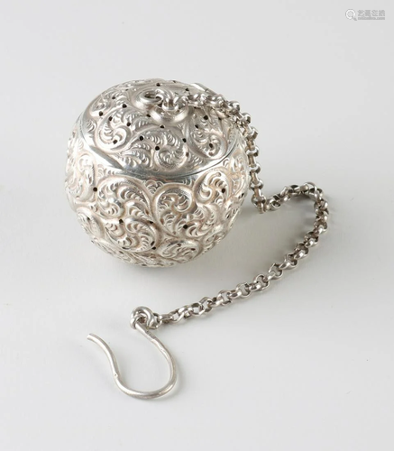 Ball-shaped 925/000 sterling silver tea infuser with