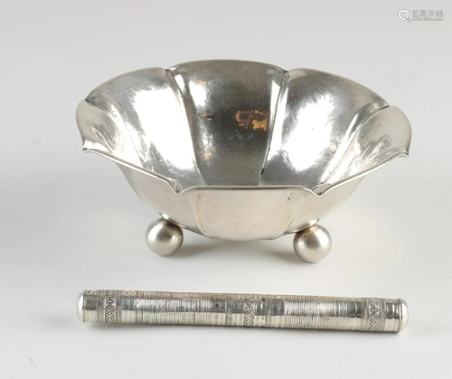 Silver bowl and needle case, 833/000, round contoured