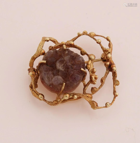 Modern yellow gold brooch, 585/000, with quartz