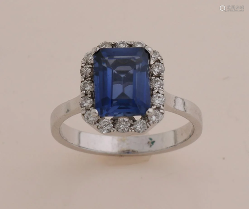 White gold ring, 585/000, with sapphire and diamonds.