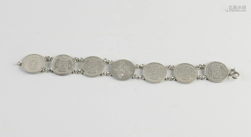 Silver bracelet made from 1/2 guilders. The center coin