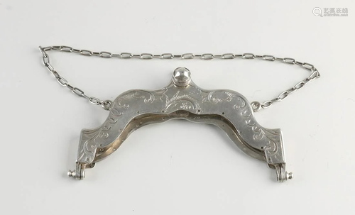 Large antique silver bracket, 925/000, with chain.