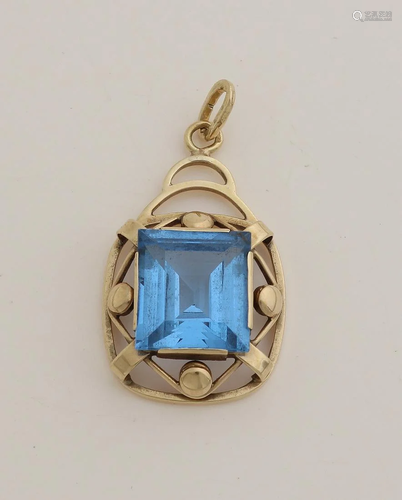 Yellow gold pendant, 585/000, with blue stone. Pendant