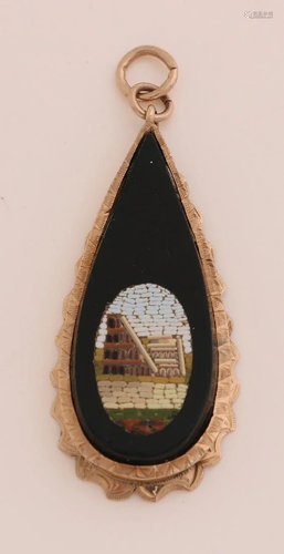 Yellow gold pendant, 585/000, with onyx and mosaic.