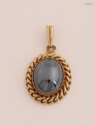 Yellow gold pendant, 585/000, with hematite. Oval