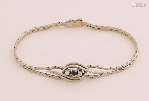 Elegant white gold bracelet, 585/000, with sapphire.